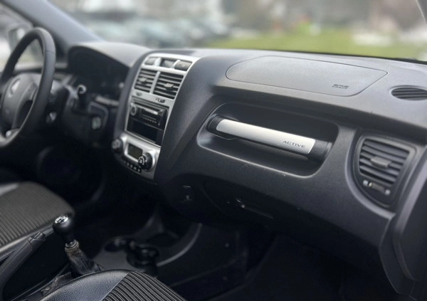 Kia Sportage cena 19200 przebieg: 203882, rok produkcji 2007 z Włoszczowa małe 191